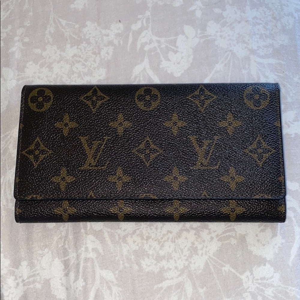 LOUIS VUITTON vintage wallet
